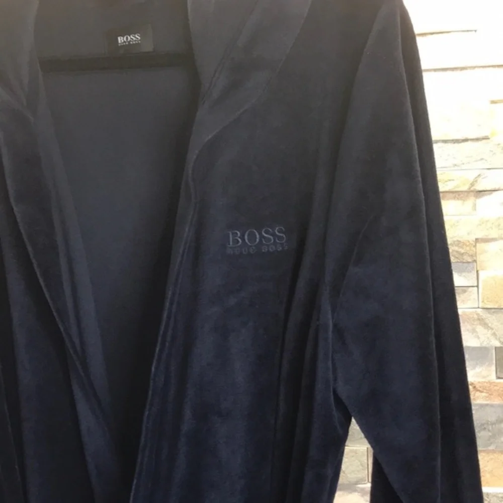 Hugo Boss Velour Hooded Robe - Picture 7 of 7